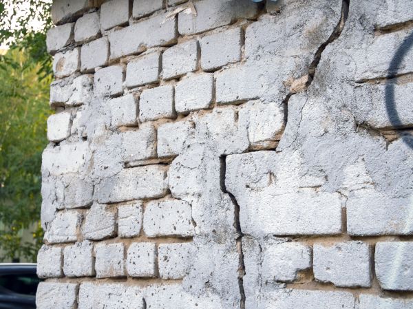 Cracked Brick Wall Repair in Springdale